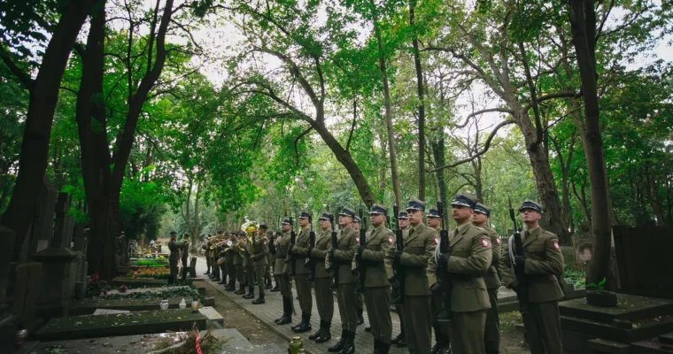 Pogrzeb wojskowy w Warszawie – jak go zorganizować?